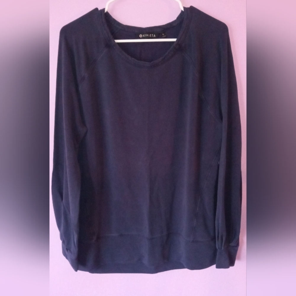 Athleta Long sleeve black workout sweater shirt Size M